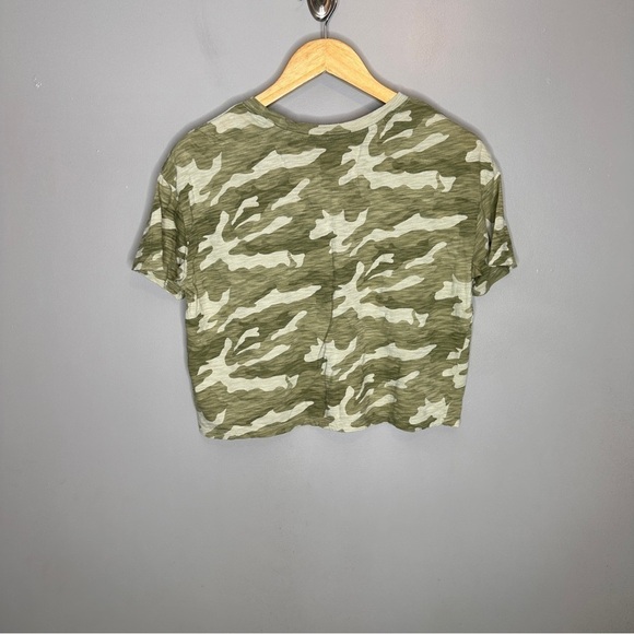 Old navy camo crop tee - Picture 4 of 4